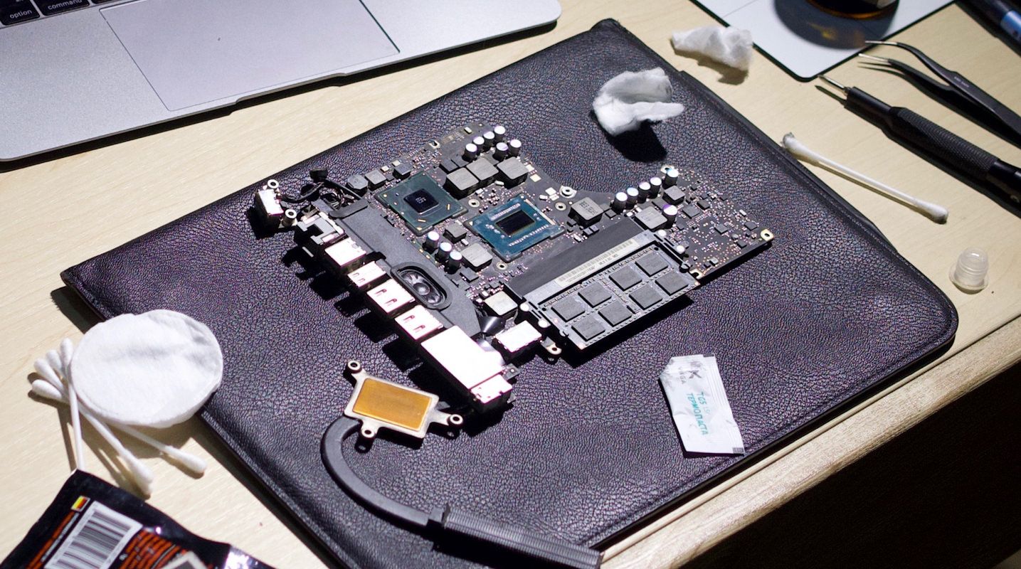 Новый MacBook Pro перегревается и троттлит. Нашел бюджетное решение